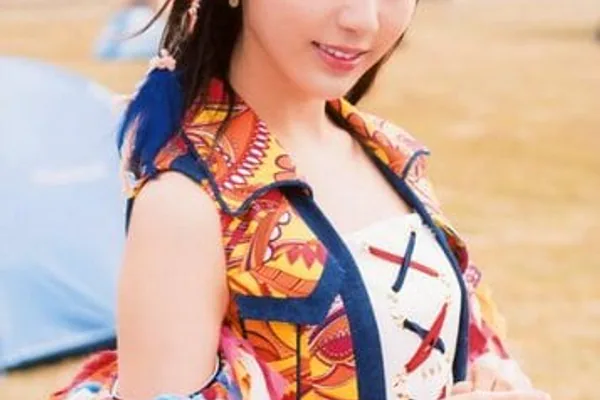 Joining HKT48 and Building a Japanese Idol Career