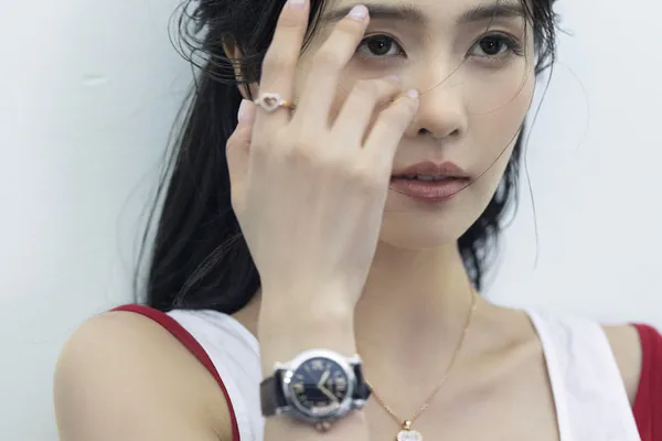 Bai Lu official portrait