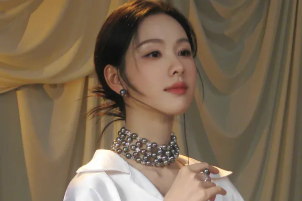Chen Duling official portrait